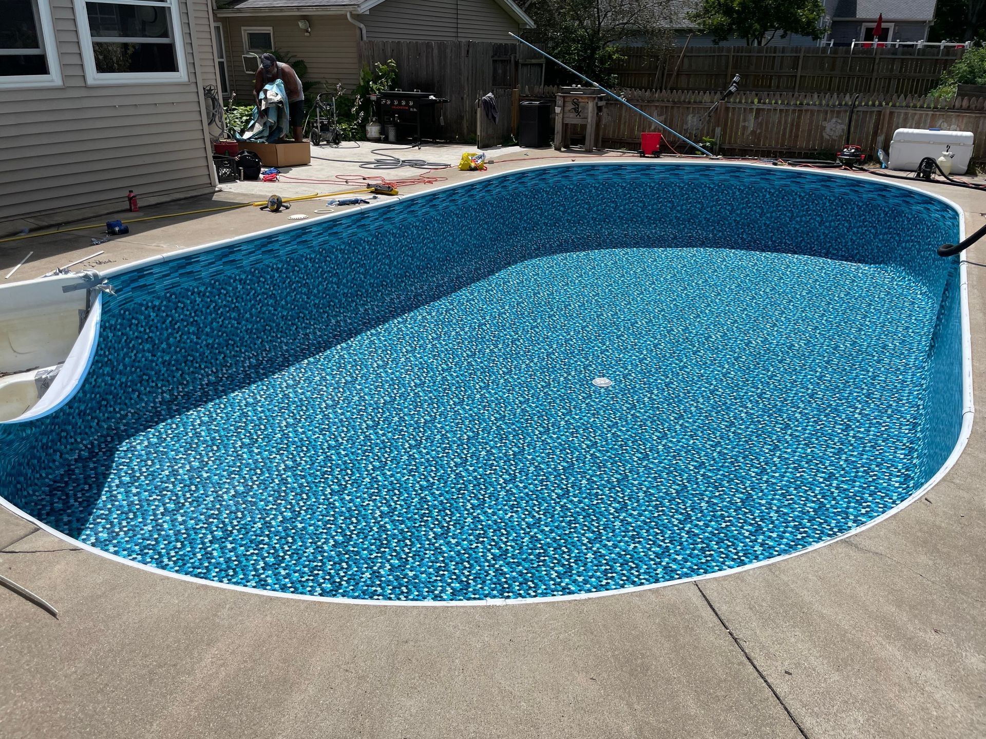 Vinyl liner replacement for swimming pool liner change